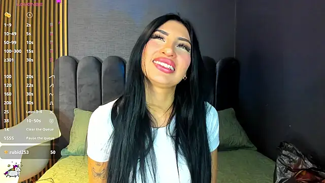 Nicolette ks  online show from December 4, 2025, 3:38 am