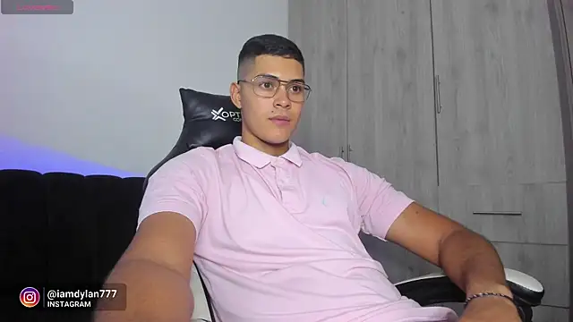 Iamdylan777 online show from February 12, 2025, 4:54 am