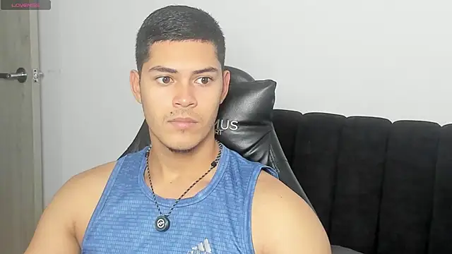 Snapshot of Iamdylan777 chatting on April 23, 2026, 2:52 pm Iamdylan777 online show from April 23, 2026, 2:52 pm