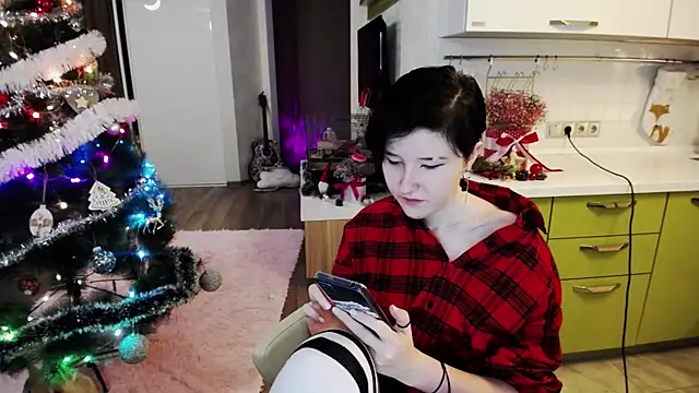 Snapshot of Kira_Bakker chatting on December 10, 2024, 5:22 pm Kira Bakker online show from December 10, 2024, 5:22 pm