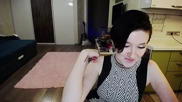 Snapshot of Kira_Bakker chatting on February 1, 2025, 12:40 am Kira Bakker online show from February 1, 2025, 12:40 am