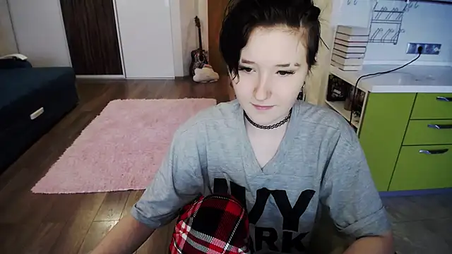 Snapshot of Kira_Bakker chatting on February 7, 2025, 5:31 am Kira Bakker online show from February 7, 2025, 5:31 am