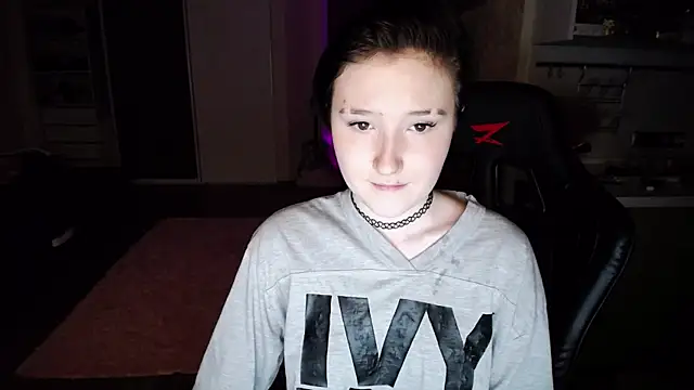 Snapshot of Kira_Bakker chatting on February 26, 2025, 9:58 pm Kira Bakker online show from February 26, 2025, 9:58 pm