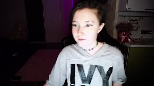 Snapshot of Kira_Bakker chatting on March 1, 2025, 3:16 pm Kira Bakker online show from March 1, 2025, 3:16 pm