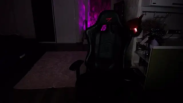 Snapshot of Kira_Bakker chatting on March 9, 2025, 4:22 pm Kira Bakker online show from March 9, 2025, 4:22 pm