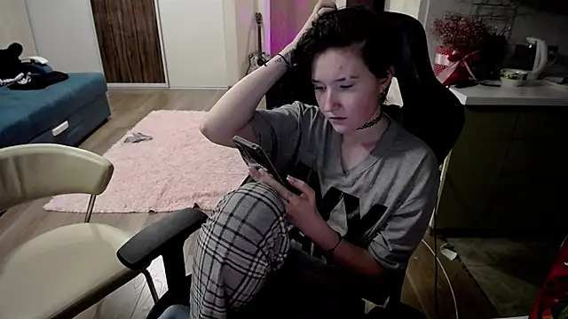 Snapshot of Kira_Bakker chatting on March 22, 2025, 5:52 pm Kira Bakker online show from March 22, 2025, 5:52 pm