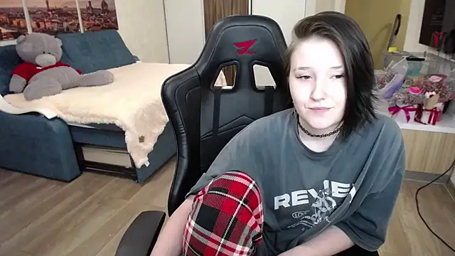 Snapshot of Kira_Bakker chatting on September 25, 2025, 5:38 pm Kira Bakker online show from September 25, 2025, 5:38 pm