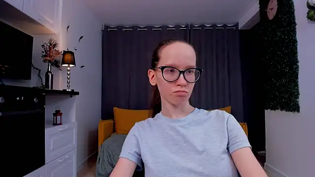 BettyBrowni online show from March 4, 2025, 1:12 am