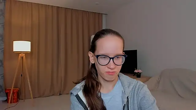 BettyBrowni online show from September 10, 2025, 4:07 pm