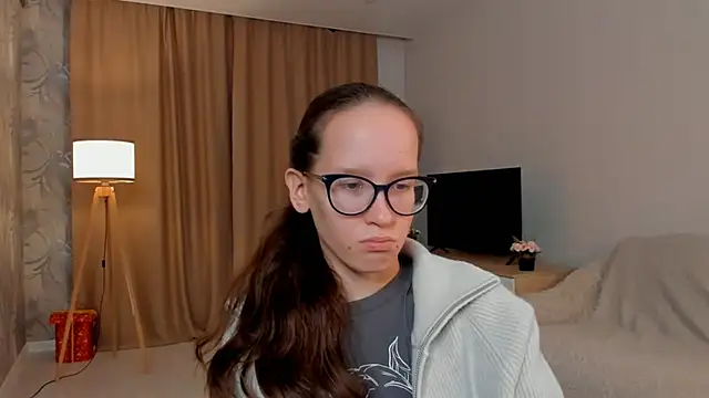 BettyBrowni online show from September 13, 2025, 4:07 pm