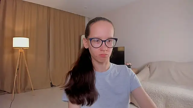 BettyBrowni online show from October 15, 2025, 4:07 pm