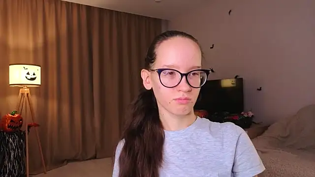 BettyBrowni online show from November 16, 2025, 4:12 pm