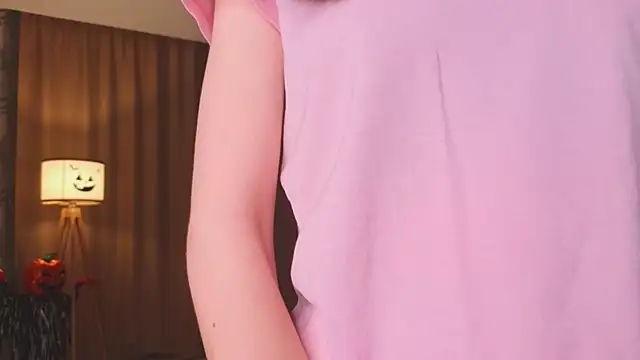 BettyBrowni online show from November 19, 2025, 4:07 pm