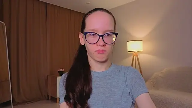 BettyBrowni online show from December 17, 2025, 4:13 pm