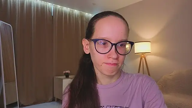 BettyBrowni online show from December 19, 2025, 4:14 pm