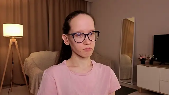 BettyBrowni online show from April 19, 2026, 6:10 pm