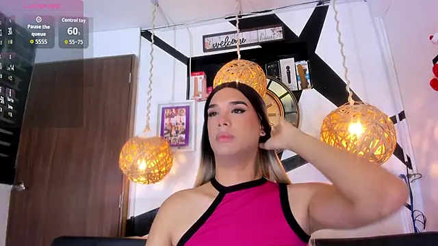 victoria aleia  online show from September 25, 2025, 9:51 pm