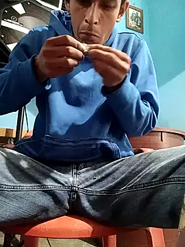 Snapshot of Leonul chatting on December 21, 2024, 11:24 pm Leonul online show from December 21, 2024, 11:24 pm