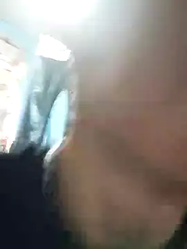 Snapshot of Leonul chatting on December 23, 2024, 3:50 am Leonul online show from December 23, 2024, 3:50 am