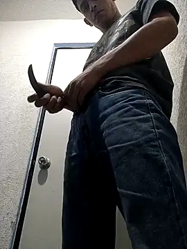 Snapshot of Leonul chatting on January 6, 2025, 12:59 am Leonul online show from January 6, 2025, 12:59 am