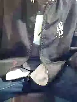 Snapshot of Leonul chatting on January 11, 2025, 6:03 am Leonul online show from January 11, 2025, 6:03 am