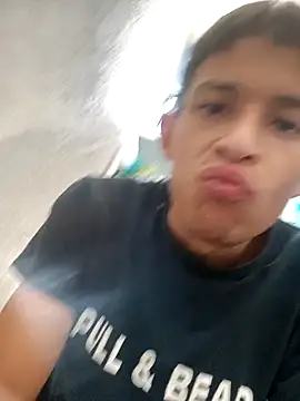 Snapshot of Leonul chatting on January 28, 2025, 8:15 pm Leonul online show from January 28, 2025, 8:15 pm