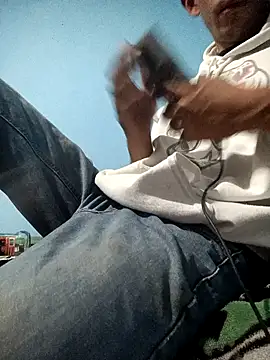 Snapshot of Leonul chatting on February 2, 2025, 8:24 am Leonul online show from February 2, 2025, 8:24 am