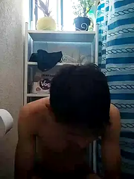 Snapshot of Leonul chatting on February 10, 2025, 9:36 pm Leonul online show from February 10, 2025, 9:36 pm