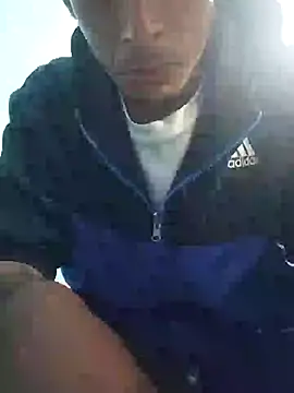 Snapshot of Leonul chatting on February 18, 2025, 7:43 am Leonul online show from February 18, 2025, 7:43 am