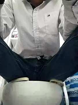 Snapshot of Leonul chatting on February 19, 2025, 5:16 am Leonul online show from February 19, 2025, 5:16 am