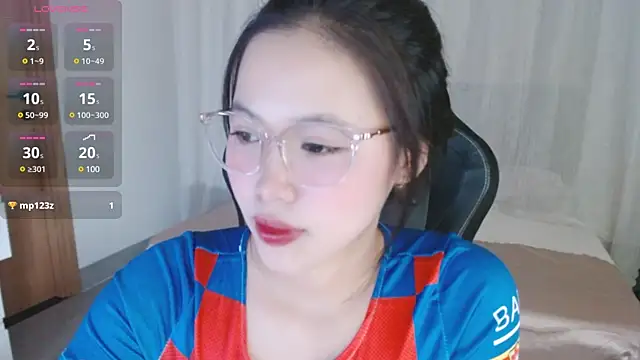 Lin SiYee online show from February 25, 2025, 2:44 pm