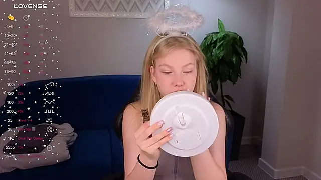 Sarra Cooper online show from January 22, 2025, 1:10 am