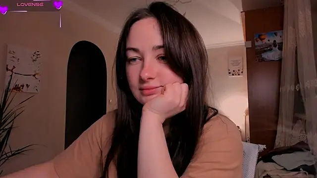 cClandesTina online show from March 2, 2026, 9:32 pm