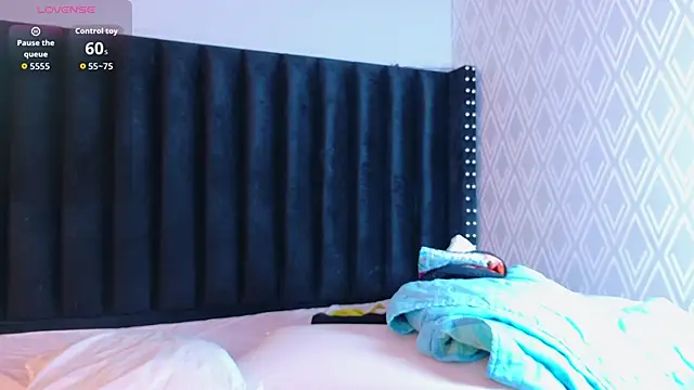 littleebluee online show from February 7, 2026, 2:59 am