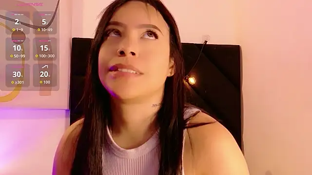 littleebluee online show from August 5, 2026, 12:52 pm