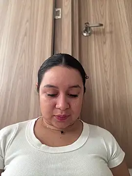 Pretty Isadora online show from April 9, 2026, 7:08 pm