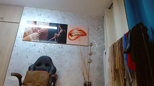 Samantabrown  online show from February 4, 2026, 11:16 am