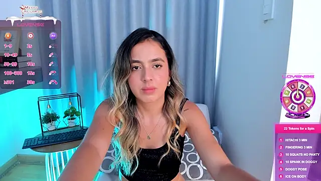 Snapshot of Lucyortiz_ chatting on December 18, 2024, 6:14 pm Lucyortiz online show from December 18, 2024, 6:14 pm