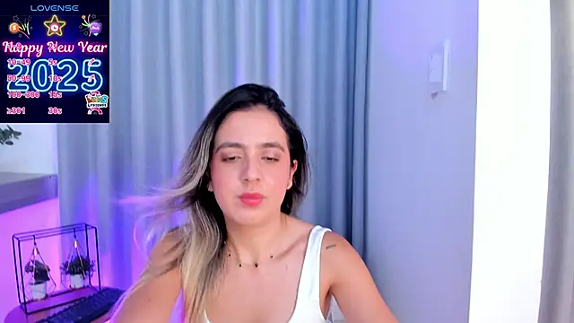 Snapshot of Lucyortiz_ chatting on January 7, 2025, 5:53 pm Lucyortiz online show from January 7, 2025, 5:53 pm