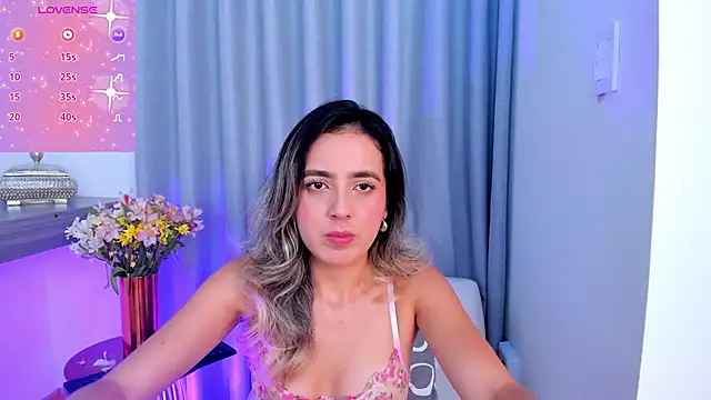 Snapshot of Lucyortiz_ chatting on February 3, 2025, 6:49 pm Lucyortiz online show from February 3, 2025, 6:49 pm