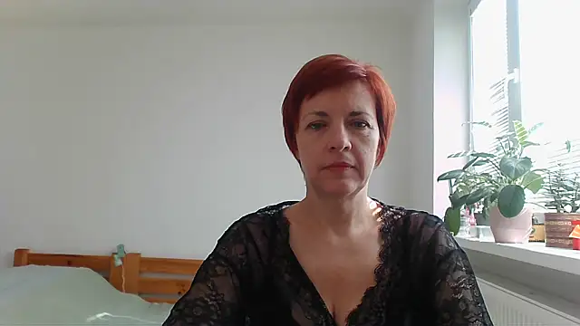 LoraLoraMay online show from September 22, 2025, 9:33 am