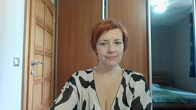 LoraLoraMay online show from April 20, 2026, 8:50 am