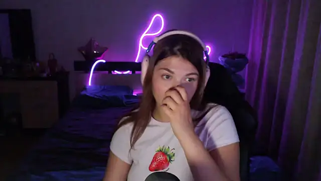 Snapshot of helengilmor chatting on September 20, 2025, 3:46 pm helengilmor online show from September 20, 2025, 3:46 pm