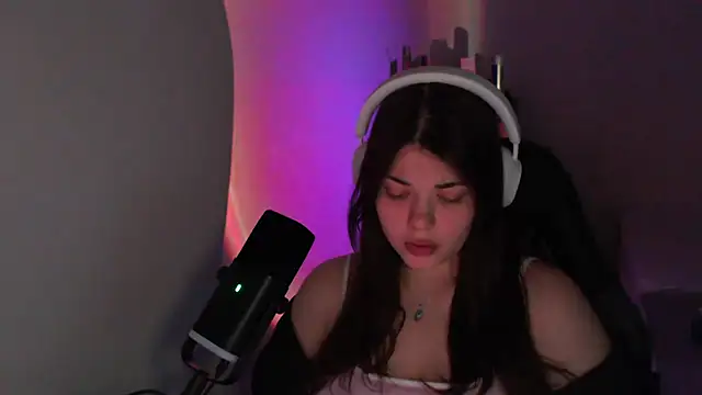 helengilmor online show from April 4, 2026, 5:32 pm