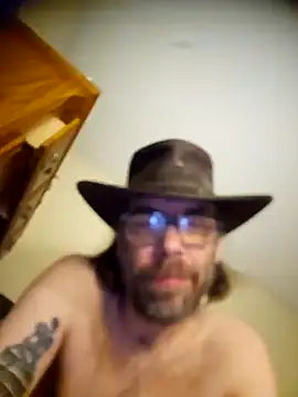 Snapshot of Geaux_Again chatting on December 14, 2024, 2:34 am Geaux Again online show from December 14, 2024, 2:34 am