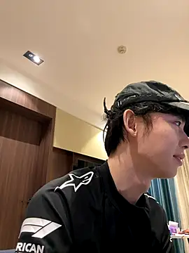 1a1a1alll online show from November 11, 2025, 2:28 pm