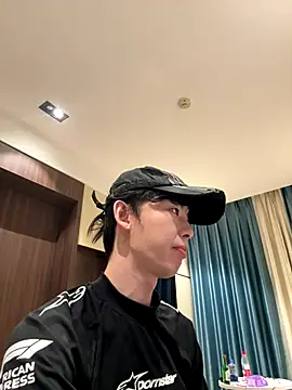 1a1a1alll online show from December 1, 2025, 3:06 pm