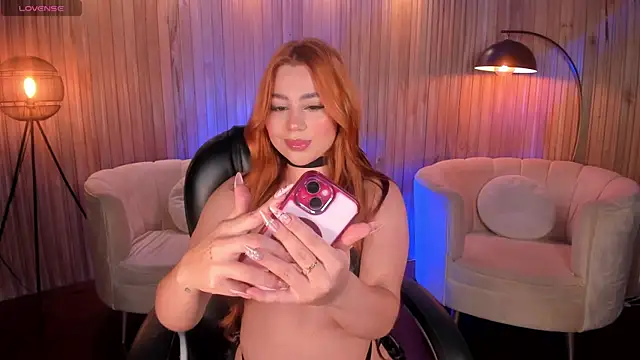 Snapshot of SamanthaKlein_ chatting on December 29, 2024, 3:54 am SamanthaKlein online show from December 29, 2024, 3:54 am