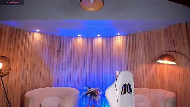 Snapshot of SamanthaKlein_ chatting on February 20, 2025, 3:45 am SamanthaKlein online show from February 20, 2025, 3:45 am