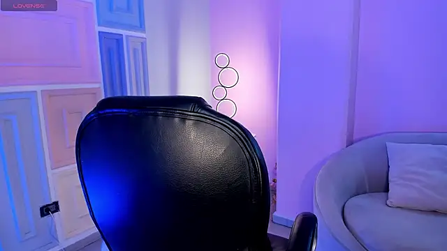 Snapshot of SamanthaKlein_ chatting on October 11, 2025, 7:23 pm SamanthaKlein online show from October 11, 2025, 7:23 pm